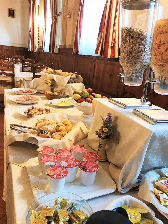 Hotel Oasi Neumann Cortona Bagian luar foto